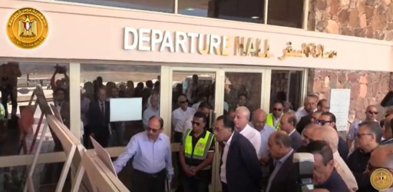 شاهد.. جولة تفقدية لرئيس الوزراء لأعمال تطوير سانت كاترين