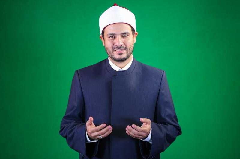 أزهري: لا يجوز للزوج تفتيش هاتف زوجته تجنبًا للطلاق