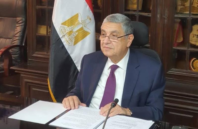  وزير الكهرباء