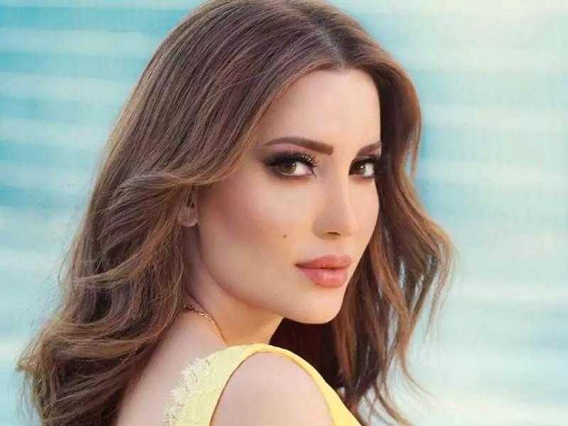 شاهد| أحدث ظهور للفنانة نسرين طافش بإطلالة كلاسيكية
