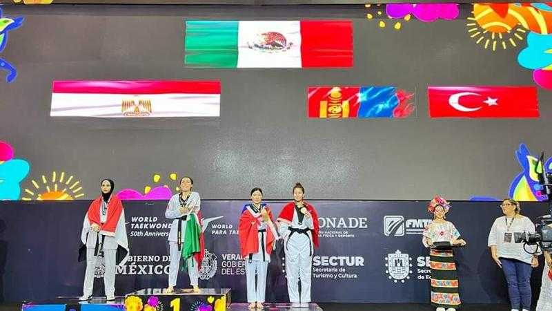 وزير الرياضة يهنئ سلمى علي بفضية بطولة العالم للباراتايكوندو بالمكسيك