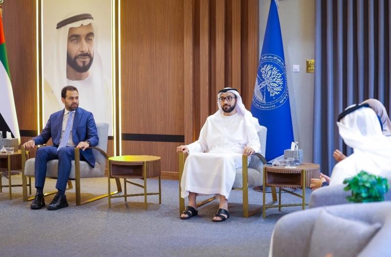 الأمين العام لمجلس حكماء المسلمين خلال الزيارة 