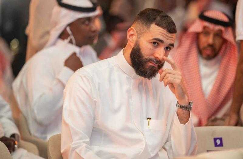 بنزيما يظهر بالزي السعودي التقليدي احتفالًا باليوم الوطني