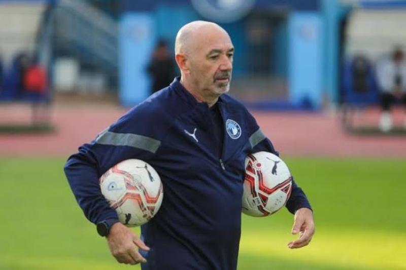 حتحوت: باتشيكو يبلغ إدارة بيراميدز برغبته في الرحيل