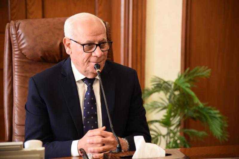 بدء العمل في مشروع إنشاء ورصف ورفع كفاءة طريق بوسعيد المنزلة