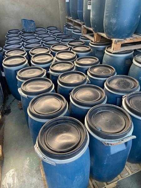 تموين برج العرب بالإسكندرية يضبط مصنع إنتاج مواد كيماوية بدون بيانات