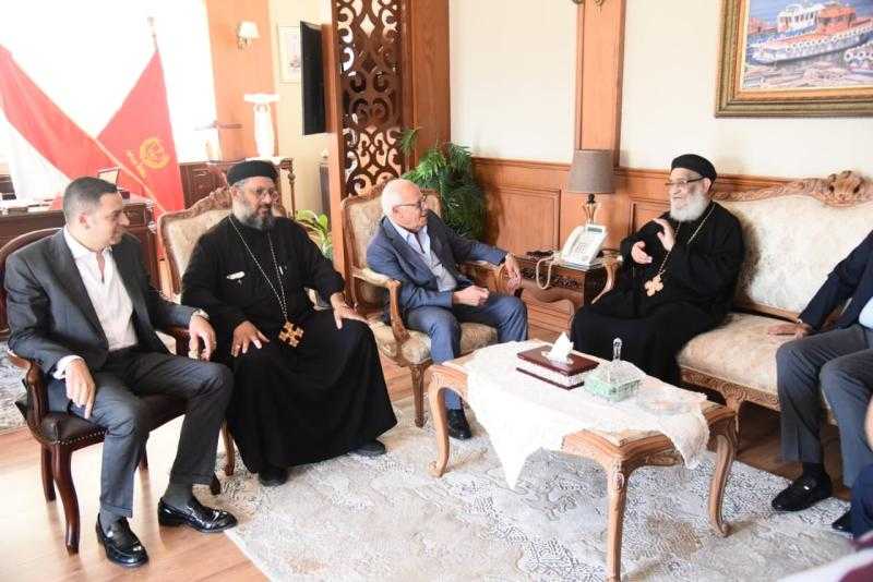 محافظ بورسعيد يستقبل وفدا من الكنيسة للتهنئة بالمولد النبوي الشريف