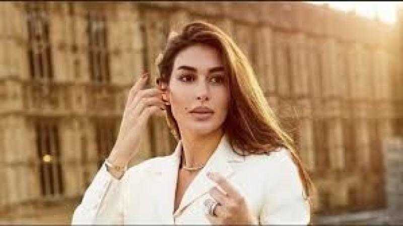 ياسمين صبري: «كيم كارداشيان ميزان الجمال في العالم وهي نموذج سئ»