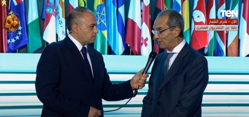 وزير الاتصالات: توقيع اتفاقيات مع شركات عالمية لبدء تصنيع الموبايلات بمصر