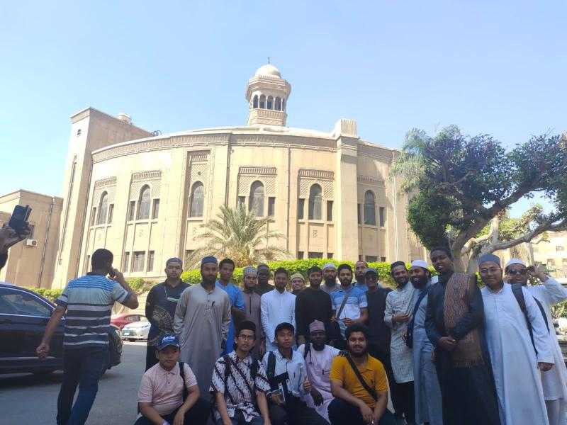 الوافدون الجدد يستكملون زيارتهم لجامعة الأزهر
