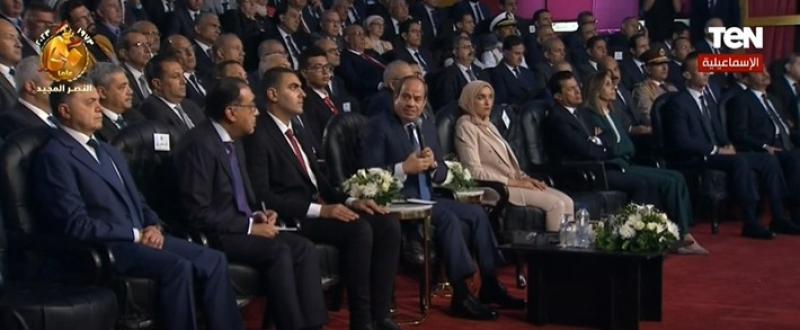 السيسي: مستعد أشارك في بناء الجامعات التكنولوجية بنصف التكلفة.. «فيديو»