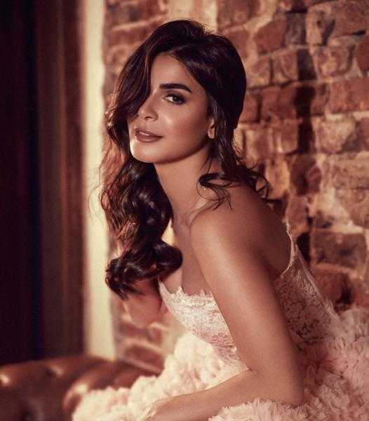 بملابس بحر.. إطلالة جريئة للفنانة رانيا منصور