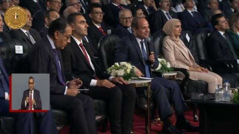 «عاوز دعم للرياضيين».. الرئيس السيسي يطالب وزير الشباب بهذا الأمر