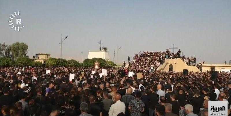 شاهد.. جنازة مُهيبة لضحايا حريق قاعة «الحمدانية» في العراق