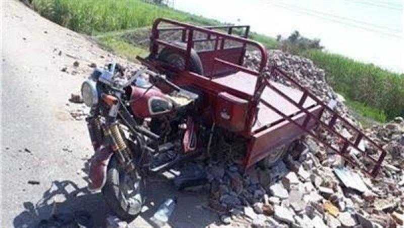 بالأسماء .. إصابة 7 أشخاص في حادث انقلاب تروسيكل ببني سويف