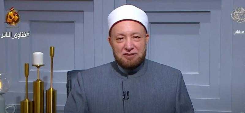 هل يجوز الاعتمار على نفقة الغير؟.. أمين الفتوى يجُيب - فيديو