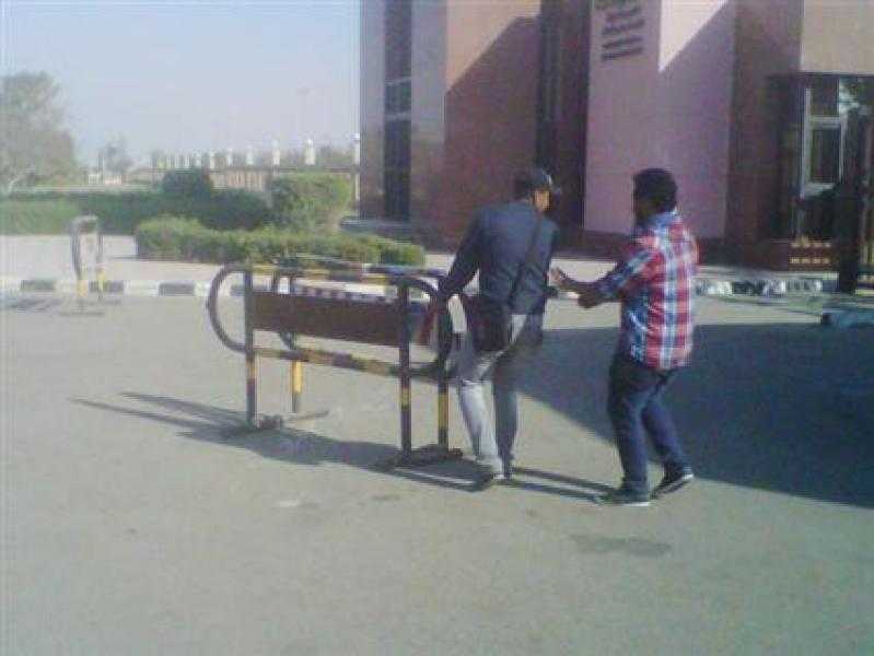 ضبط المتهمين بسرقة الحاجز الحديدي لمحور المريوطية