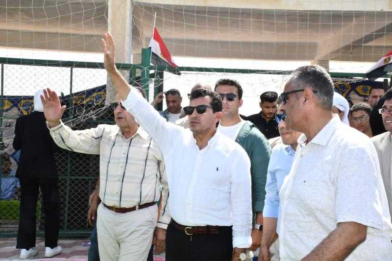 وزير الرياضة يفتتح ملعب مطور بمركز شباب الجورة بشمال سيناء