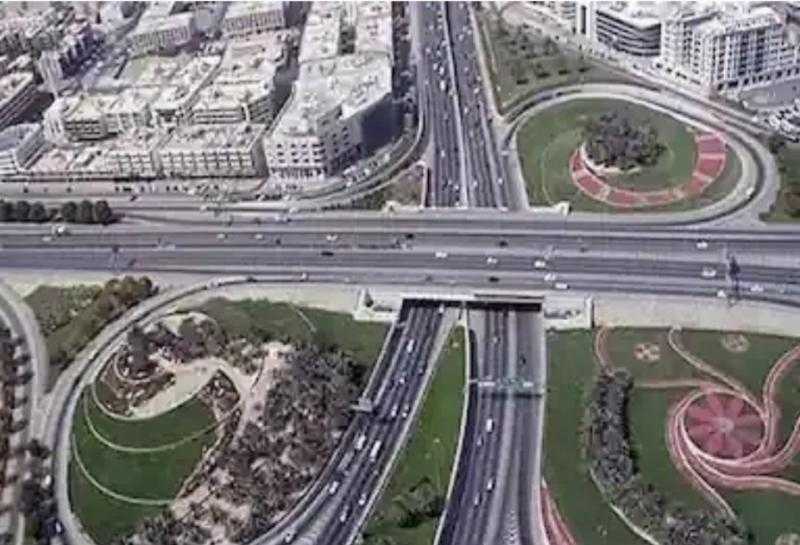 مصطفى بدرة: مصر كانت ستتحول لجراج كبير لولا مشروعات الطرق