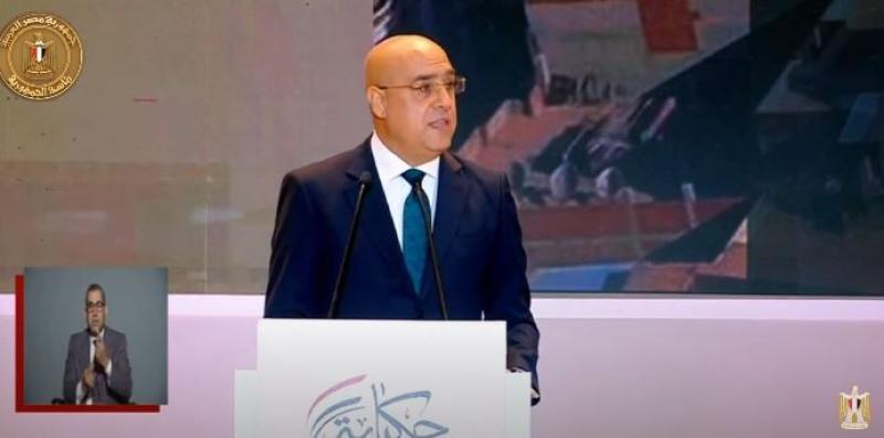وزير الإسكان يستعرض الأزمات التي واجهت التنمية العمرانية