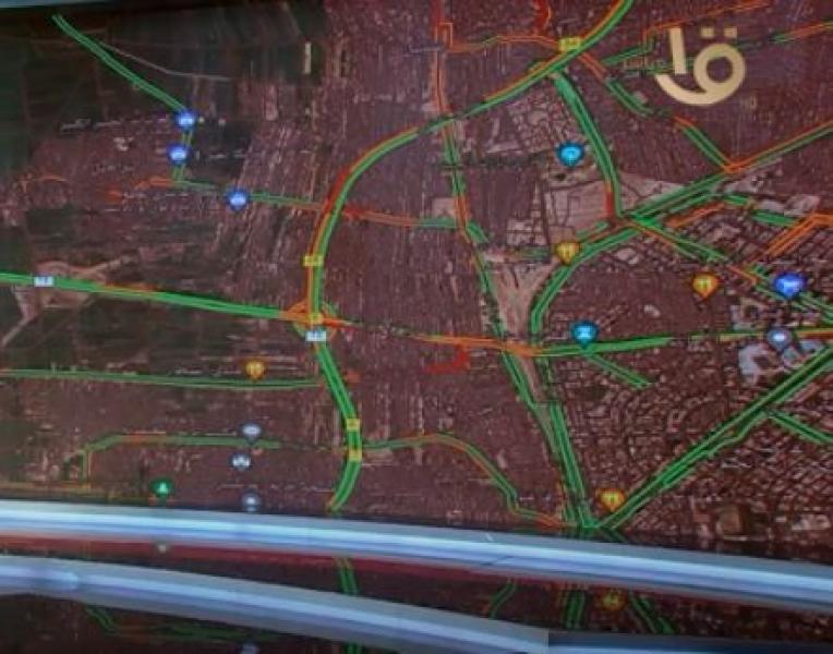 عبر «جوجل ماب».. تفاصيل الحالة المرورية على المحاور الرئيسية.. فيديو