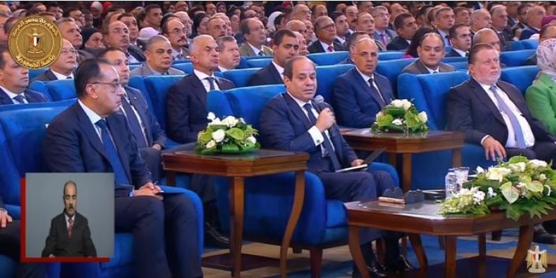 السيسي: «أي حاجة بنتزنق فيها بناخدها من صندوق تحيا مصر».. فيديو