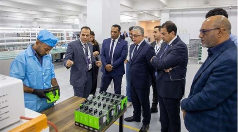 أول مصنع لإكسسوارات المحمول في إفريقيا