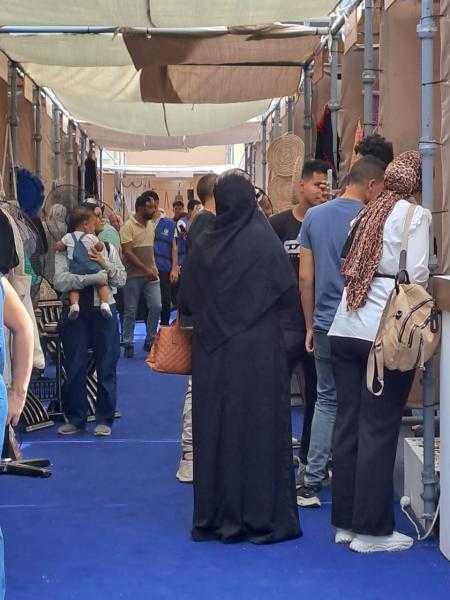 إقبال كثيف على شراء منتجات معرض «بيزنس يا شباب» باستاد القاهرة