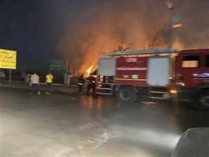 اندلاع حريق هائل في مشتل على كورنيش المعادي