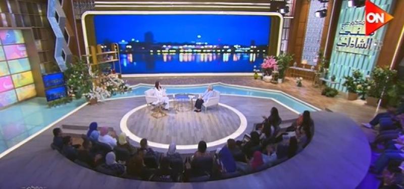 «أوعي لما يتقبض عليا تتوسلي لحد».. زوجة هيكل تروي لحظات الخلاف مع السادات «فيديو»