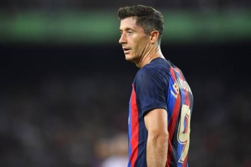 «صدمة كبرى».. برشلونة يعلن غياب ليفاندوفسكي بسبب الإصابة