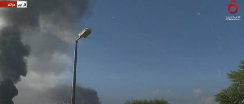 لقطات حية لتصاعد ألسنة الدخان في تل أبيب.. «فيديو»