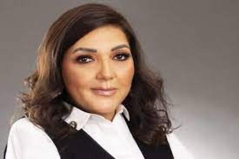 جميلة إسماعيل تصل المحكمة لحضور استئناف هشام قاسم بتهمة سب كمال أبو عيطة