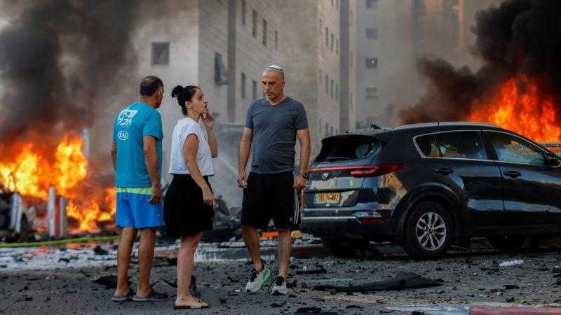 شاهد.. أول صور لأسيرات إسرائيليات وقعن في قبضة فصائل المقاومة الفلسطينية