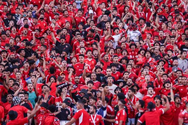 الأهلي يدرس تنظيم رحلات لجماهيره في كأس العالم للأندية
