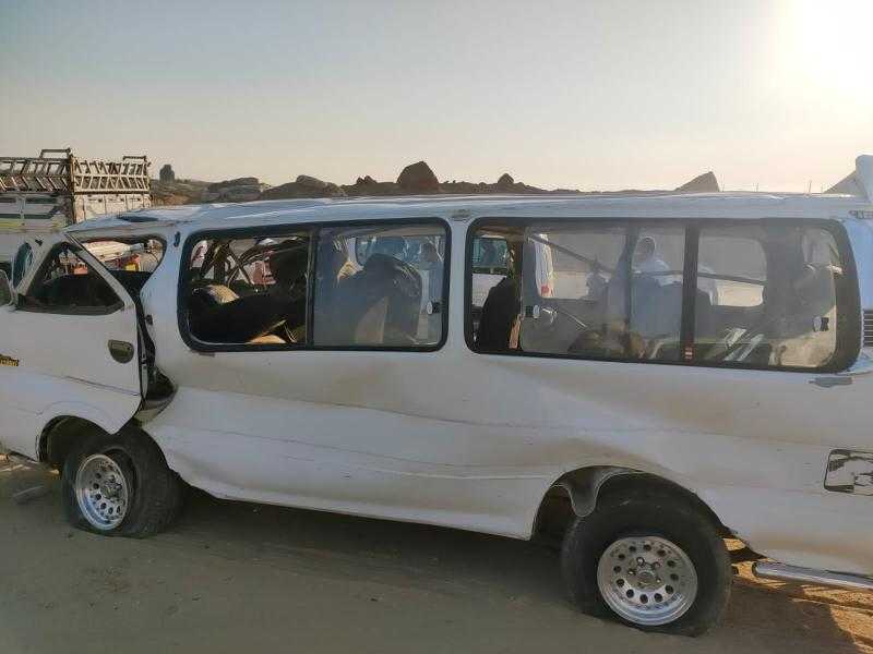 إصابة 10 أشخاص في حادث مروع على طريق أسيوط الصحراوي