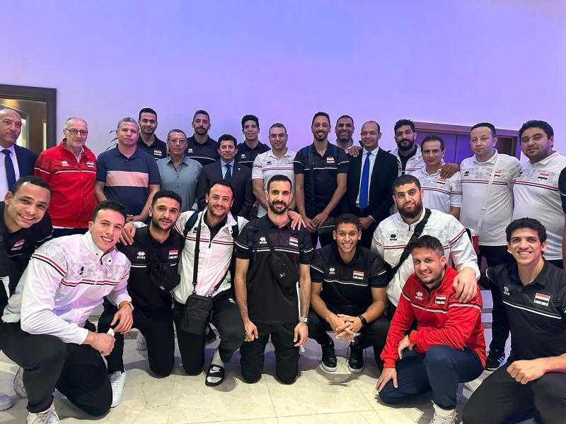وزير الرياضة يستقبل بعثة المنتخب المصري للطائرة بعد تأهله لأولمبياد باريس