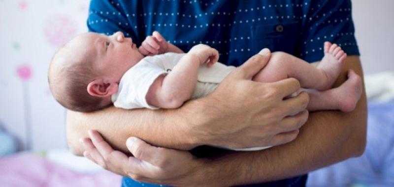 هل يجوز أخذ مال المولود لعمل العقيقة له؟.. الإفتاء تُجيب