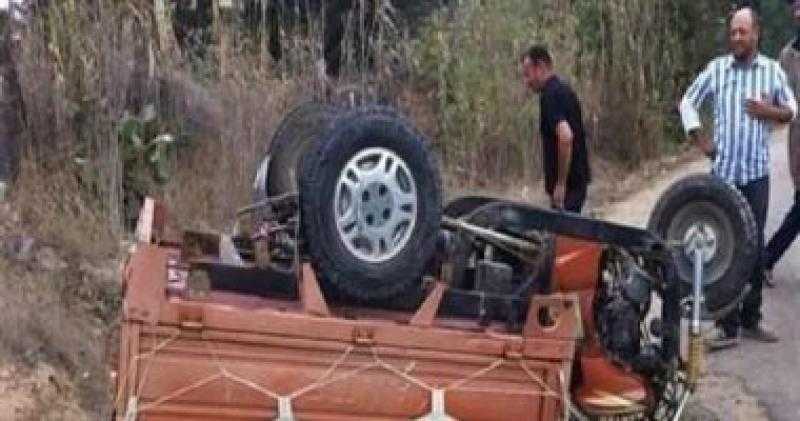 مصرع شخص وإصابة 6 آخرين في انقلاب تروسيكل بقنا