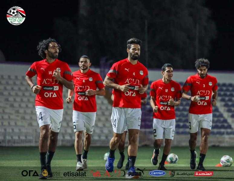 منتخب الجزائر يعلن إصابة نجمه قبل مواجهة مصر