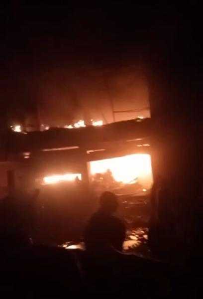 دون إصابات .. السيطرة على حريق هائل نشب في مول للمفروشات بالمنوفية