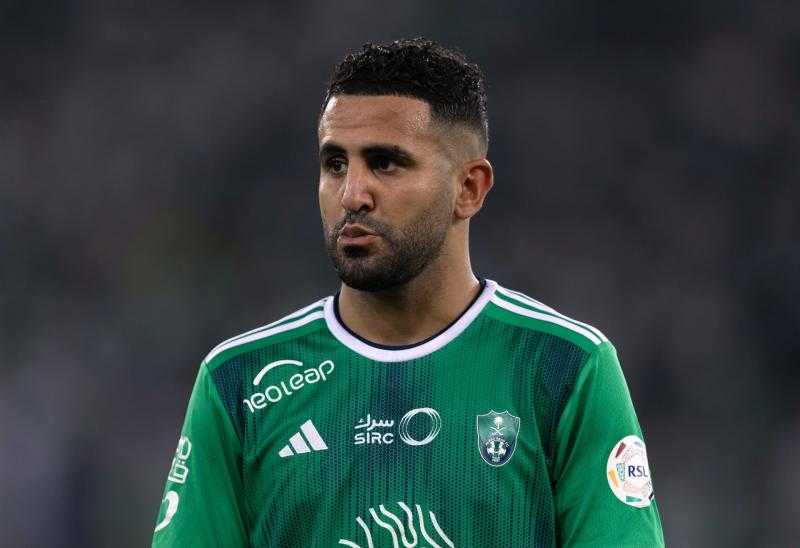 رياض محرز يرد على انتقادات جماهير الأهلي السعودي