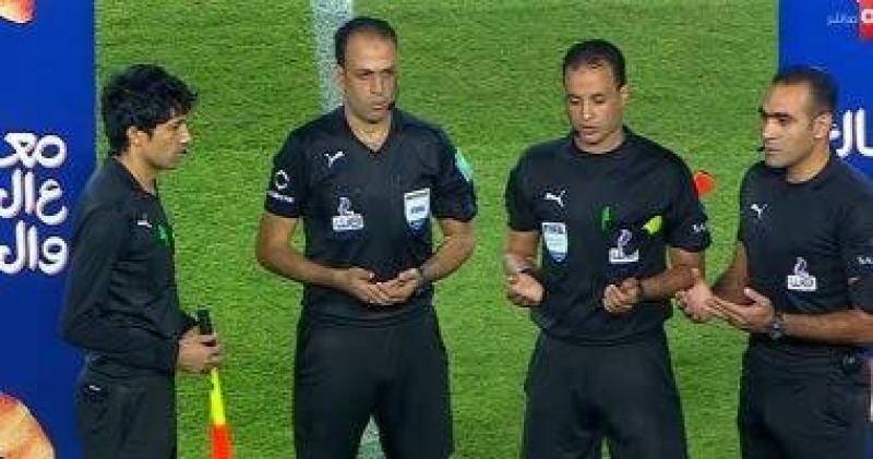 أمير هشام يكشف عبر بلس 90 البدلات المالية للحكام في الأقسام المختلفة