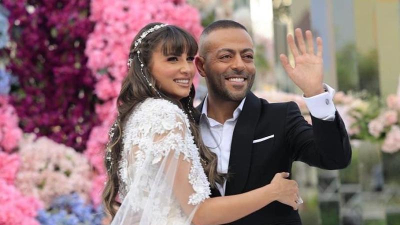 تامر عاشور وزوجته