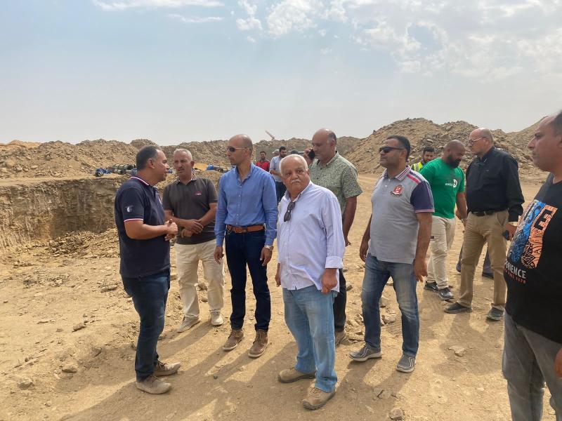 الإسكان: دفع الأعمال الجارية بالطرق ومحطات روافع الصرف الصحي بمدينة القاهرة الجديدة