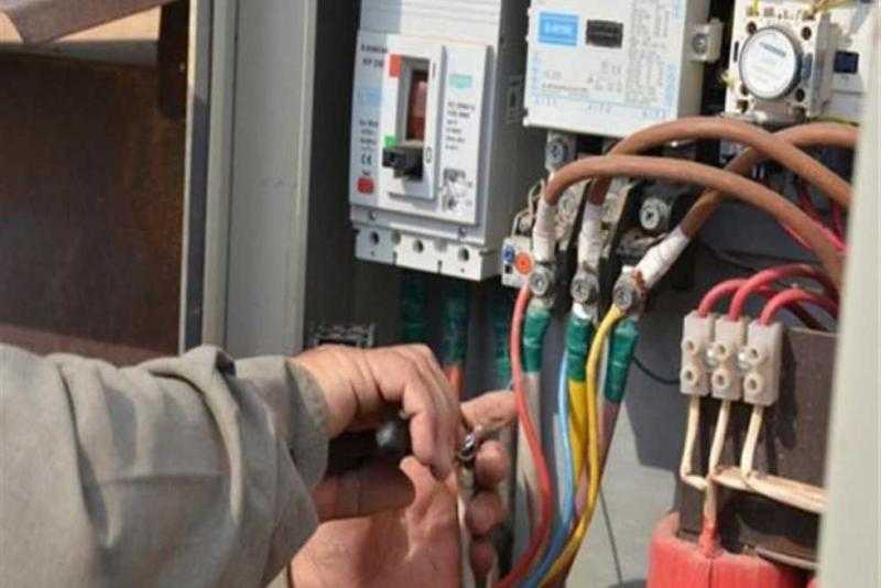 خلال 24 ساعة.. الداخلية تضبط 24 ألف قضية سرقة تيار كهربائي