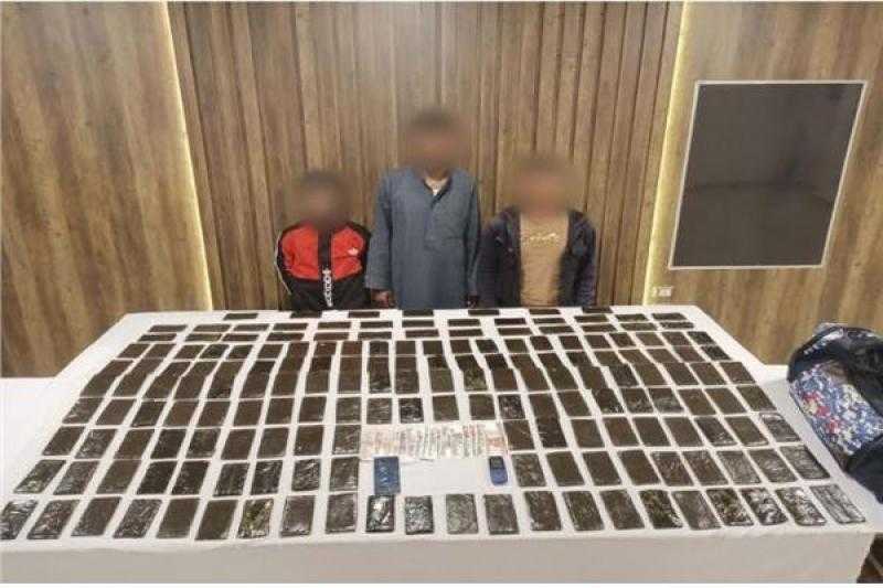 المشدد 15 سنة لمدرب بتهمة حيازة 300 طربة حشيش بالإسكندرية