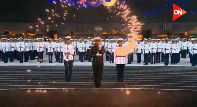 عرض ولا أروع.. طلاب الأكاديمية العسكرية يستعرضون قدراتهم القتالية في استخدام السلاح