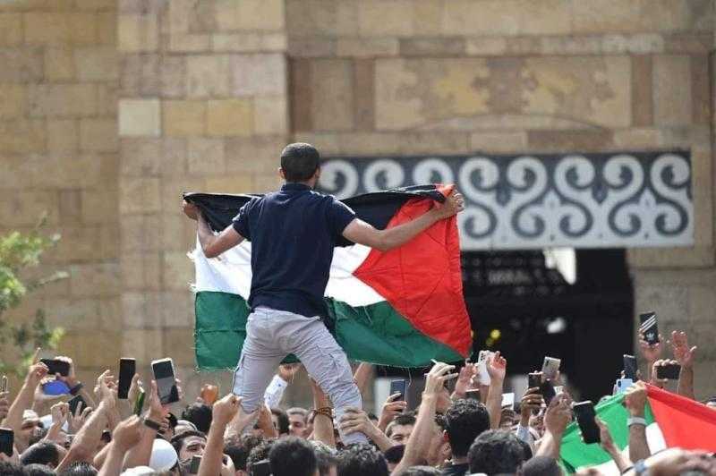 «بالروح بالدم نفديك يا أقصى».. هتافات المصلون في الجامع الأزهر عقب الصلاة