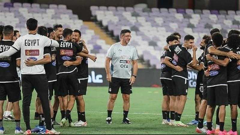 طاقم حكام إماراتي لمباراة مصر والجزائر الودية